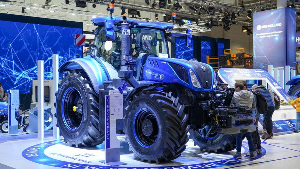 2025 New Holland T7.300 LWB